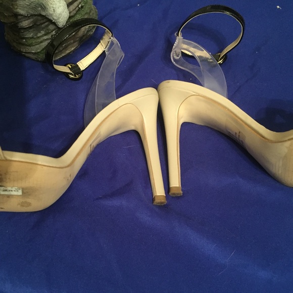 Sassy pair of Guess 👠 - Picture 4 of 7